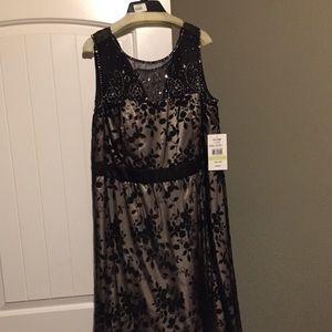 So bead illusion neck emb mesh  long party